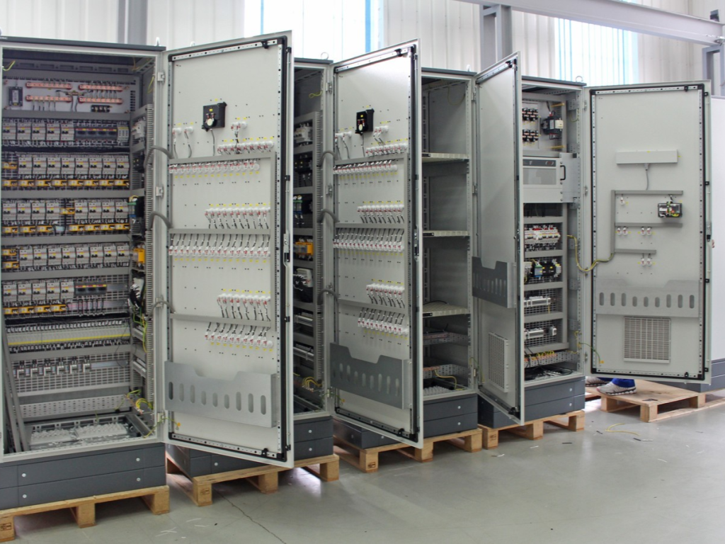 Аспекты выбора и установки распределительного шкафа