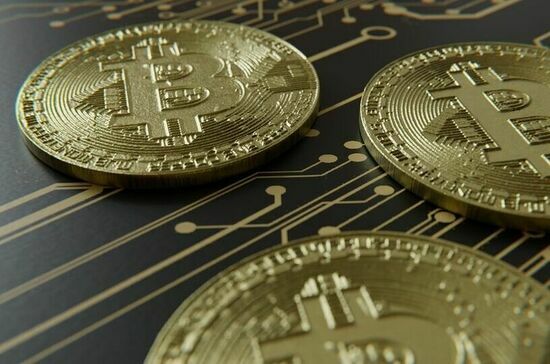 Биткоин в России запрещать не станут