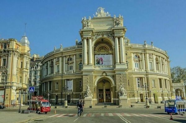 Генконсульство РФ в Одессе приостановило запись на прием из-за оптимизации штата