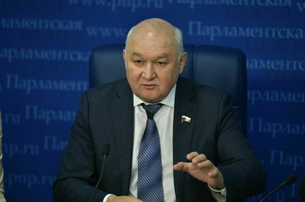 Гильмутдинов рассказал, как будут сохранять родные языки народов России