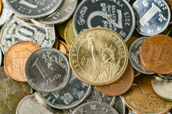 Курс доллара поднялся выше 80 рублей Курс доллара поднялся выше 80 рублей