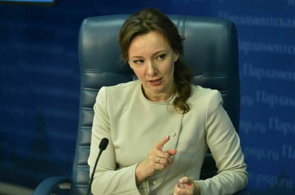 Кузнецова: Границу с Россией пересекли более 31 тыс. детей из Донбасса