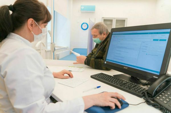 Поощрять медиков за выявление онкозаболеваний будут с помощью ФОМС