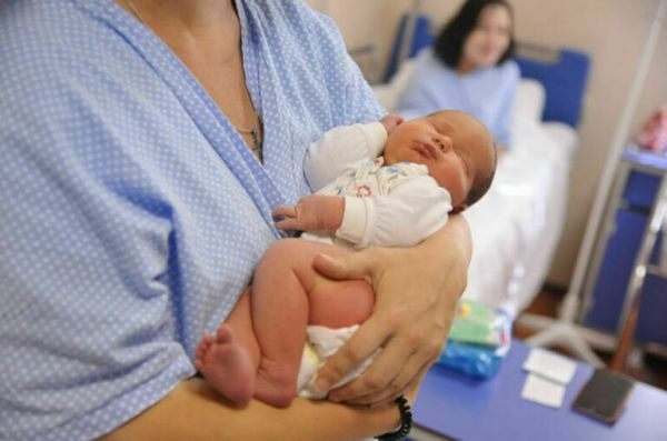 Регистрацию новорождённых хотят разрешить по месту жительства в муниципалитетах