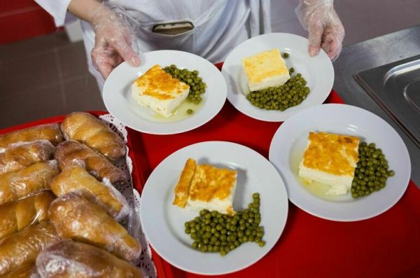 Родители проверят школьное питание на себе Родители проверят школьное питание на себе