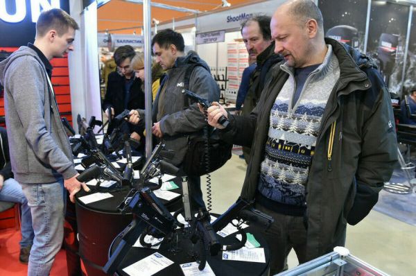 Сколько оружия положено &laquo;в одни руки&raquo;