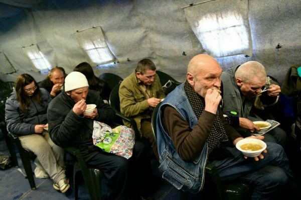 В России предложили создать МФЦ для бездомных В России предложили создать МФЦ для бездомных