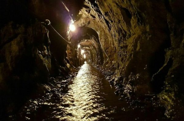 В шахте &laquo;Обуховская&raquo; в Ростовской области произошло обрушение породы