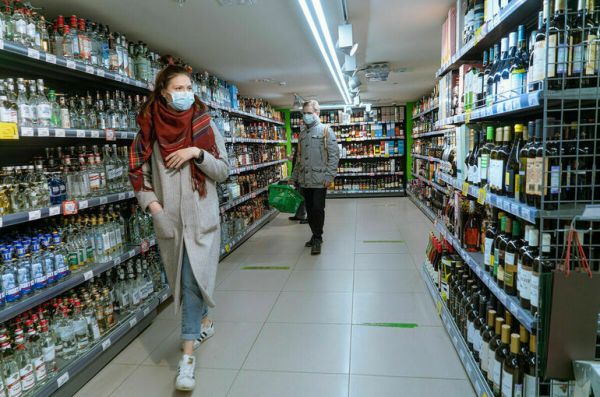 Возможности регионов по контролю за оборотом алкоголя предлагают расширить Возможности регионов по контролю за оборотом алкоголя предлагают расширить