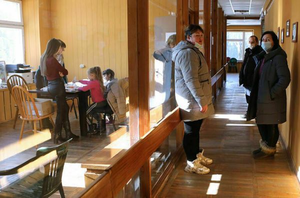 Беженцам с Украины предложили давать статус в экстренном порядке Беженцам с Украины предложили давать статус в экстренном порядке