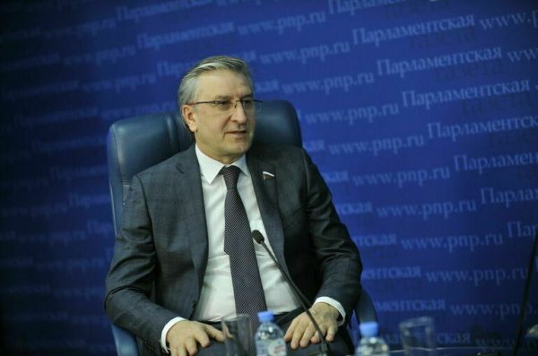 Фаррахов рассказал, как будут сдерживать рост цен на медикаменты