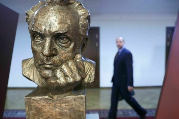 Философ, предостерегавший от дружбы с Западом Философ, предостерегавший от дружбы с Западом