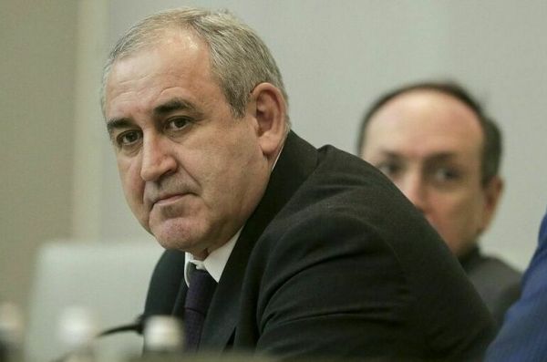 Неверов предложил запретить увольнять сотрудников ушедших из РФ компаний