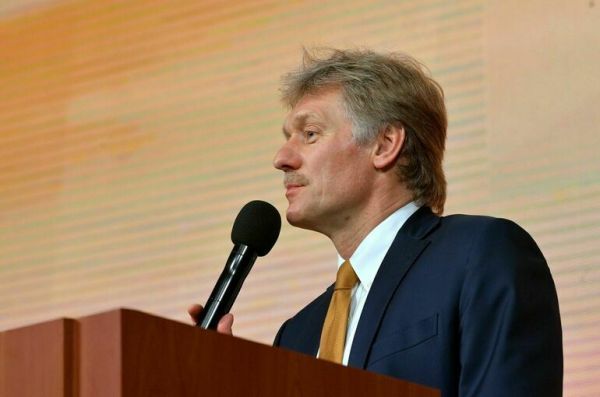 Песков: Решений о переносе губернаторских выборов пока не принималось