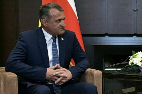 Президент Южной Осетии назвал вхождение в состав России целью республики Президент Южной Осетии назвал вхождение в состав России целью республики