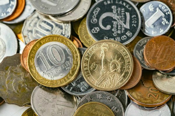 Шольц: в газовых контрактах фигурируют доллары и евро