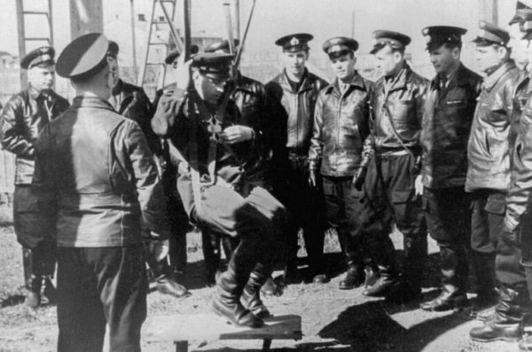 Сколько космонавтов из первого отряда попали в космос