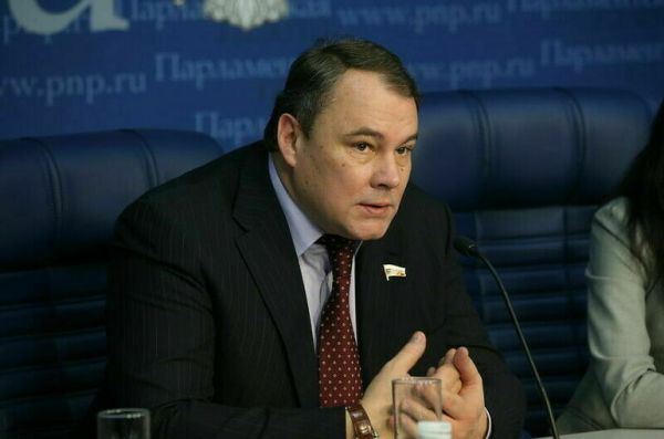 Толстой предложил провести концерт в поддержку армии России