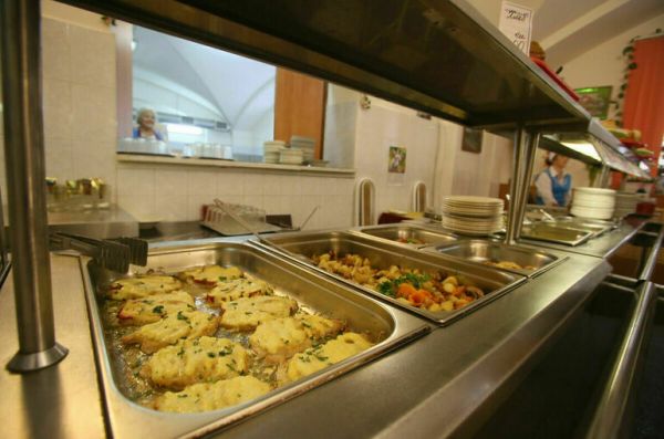 В Совфеде нашли способ справиться с перебоями поставок импортных продуктов в школы