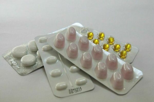 Врач рассказала, чем опасно бесконтрольный прием БАДов