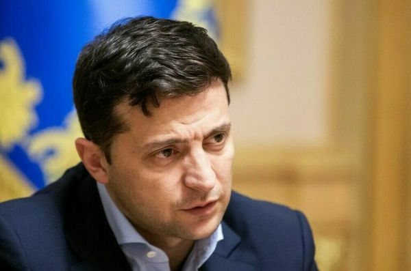 Зеленский заявил о готовности обсуждать признание Крыма и Донбасса