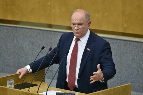 Зюганов призвал ЕС и США осудить действия нацистов против Донбасса