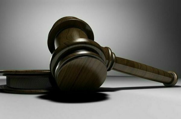 Басманный суд заочно арестовал журналиста Александра Невзорова