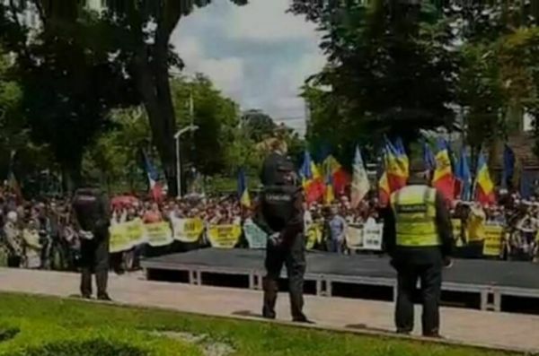 В Кишиневе проходит антиправительственный митинг