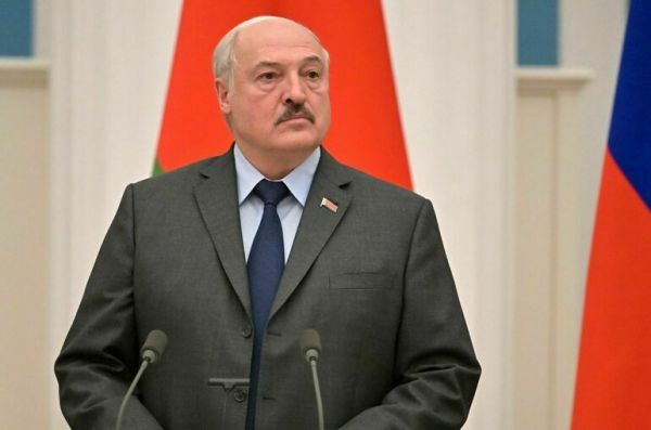 Лукашенко рассказал о конфликте между Зеленским и украинскими военными Лукашенко рассказал о конфликте между Зеленским и украинскими военными