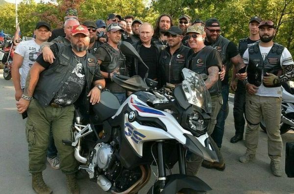 Боррель сообщил о включении в санкционный список ЕС &laquo;Ночных волков&raquo; и Сбербанка