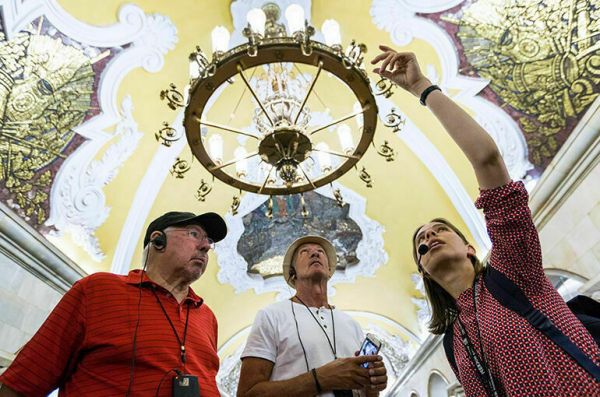 Экскурсоводов запишут на видео и снабдят бейджем Экскурсоводов запишут на видео и снабдят бейджем