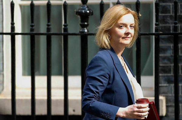 Глава МИД Великобритании Трасс набрала голоса для участия в выборах премьера