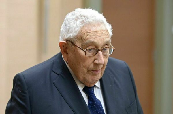 Киссинджер назвал три сценария завершения украинского кризиса Киссинджер назвал три сценария завершения украинского кризиса
