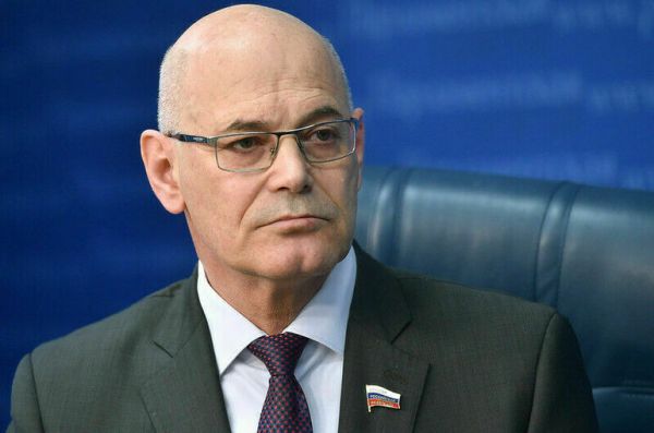 Круглый предостерег от отказа ревакцинироваться против COVID-19