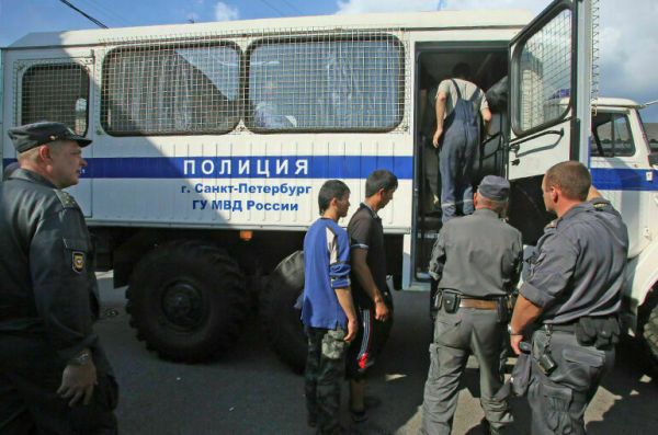 ЛДПР подготовит предложения об ужесточении правил принудительного выдворения мигрантов