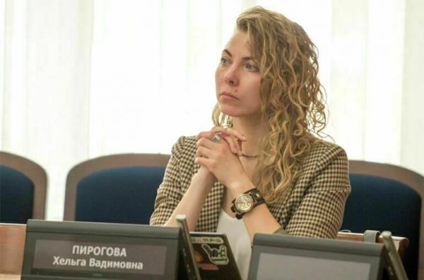 Новосибирский депутат Пирогова уехала из РФ после возбуждения дела о фейках 