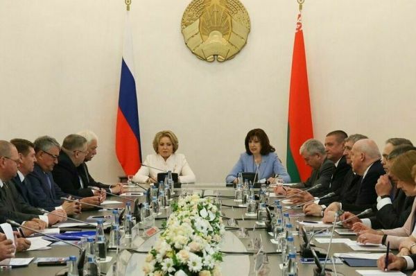 Россия и Белоруссия могут противостоять внешнему давлению только вместе