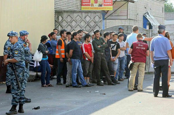 Рынки оштрафуют за использование труда мигрантов-нелегалов