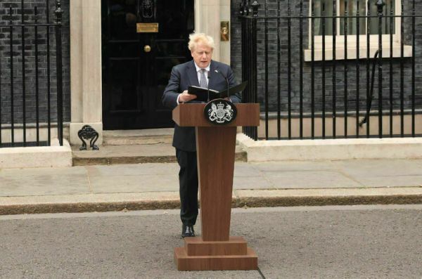 СМИ: Джонсон назначил новый кабинет министров после массовых отставок