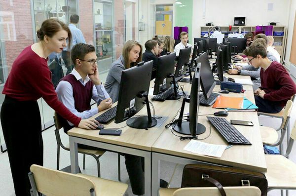 Старшеклассников будут бесплатно учить программировать Старшеклассников будут бесплатно учить программировать