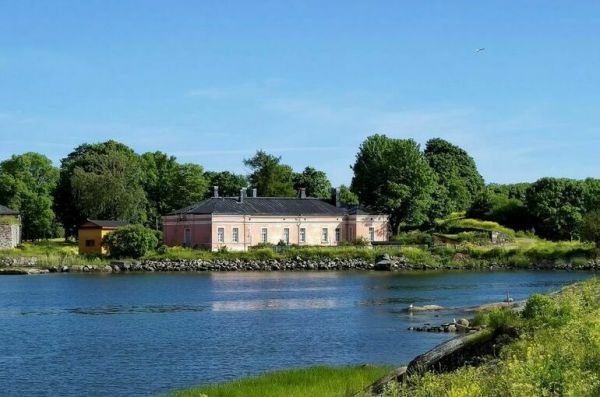 Торгпред РФ: Финляндия ужесточила правила покупки земельных участков для россиян