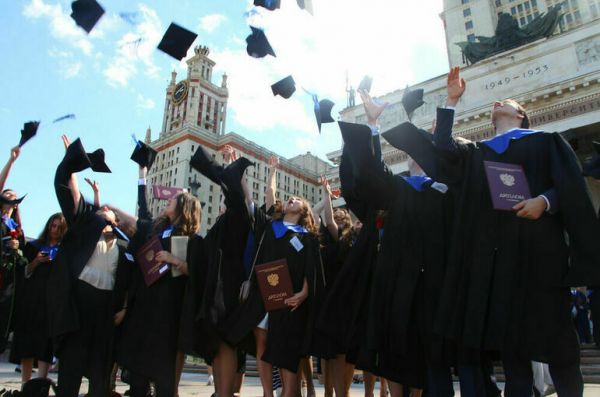 В Минобрнауки заявили, что у студентов из РФ нет преград для обучения за рубежом