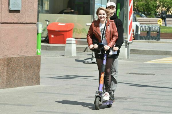 В московских школах предлагают обучать езде на электросамокатах В московских школах предлагают обучать езде на электросамокатах