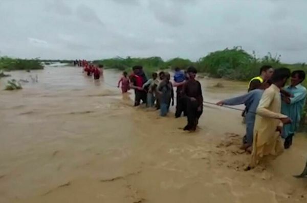 В Пакистане из-за наводнений погибли больше 300 человек