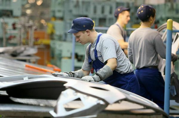 Легковушка по цене ракеты и прототипы на водородном двигателе