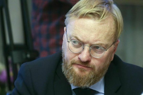 Милонов предложил расширить бесплатные парковки возле поликлиник и больниц Милонов предложил расширить бесплатные парковки возле поликлиник и больниц