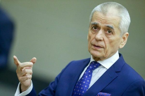 Онищенко призвал не паниковать из-за всплеска заболеваемости COVID-19