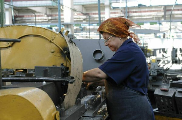 Поправки о перерасчете пенсий работающим пенсионерам внесли в Госдуму