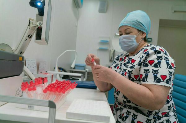 Профессор рассказал, защитит ли &laquo;Спутник V&raquo; от новых штаммов