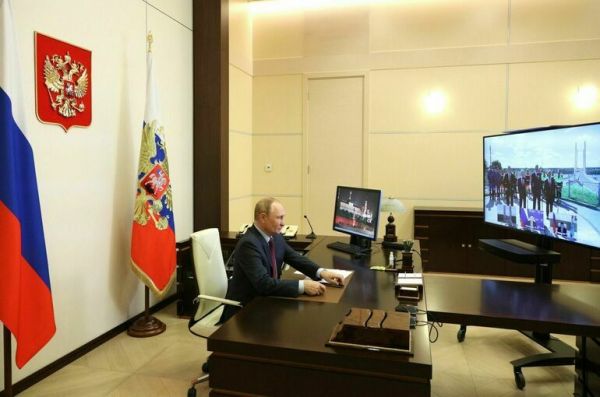 Путин открыл движение по Архангельскому мосту в Череповце